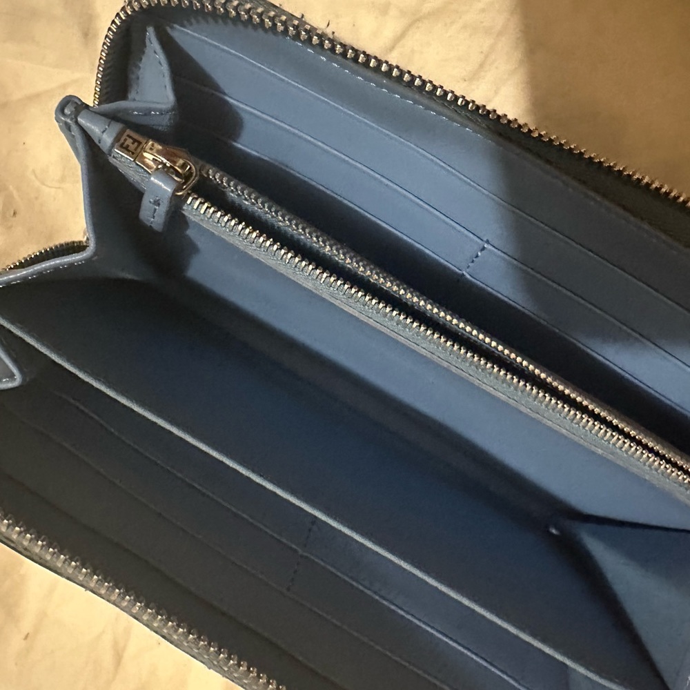 Fendi blue wallet - Picture 7 of 7